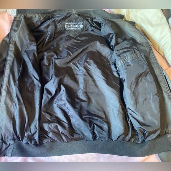 Vintage Men’s Members Only Dark Gray Jacket - Picture 8 of 12